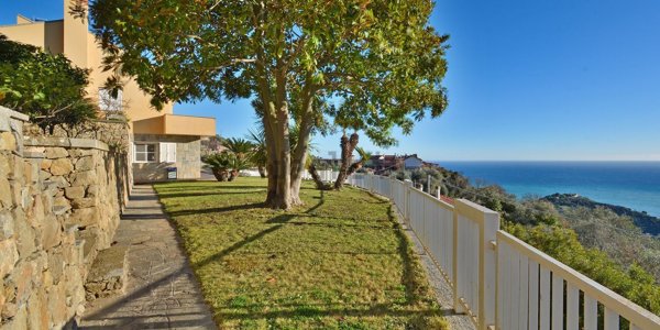 casa indipendente in vendita a Ventimiglia in zona Carletti