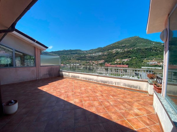 appartamento in vendita a Ventimiglia in zona Porra