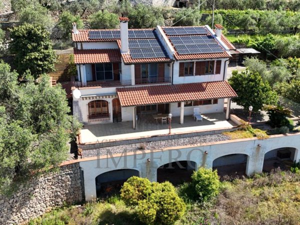casa indipendente in vendita a Ventimiglia in zona Seglia / San Bernardo