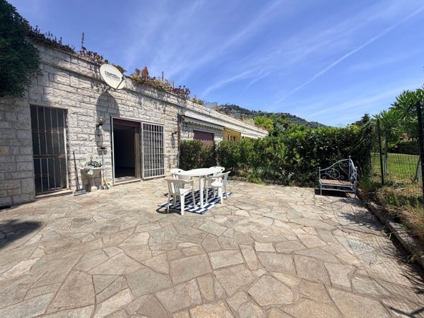 appartamento in vendita a Ventimiglia in zona Latte