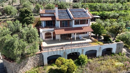 casa indipendente in vendita a Ventimiglia in zona Seglia / San Bernardo