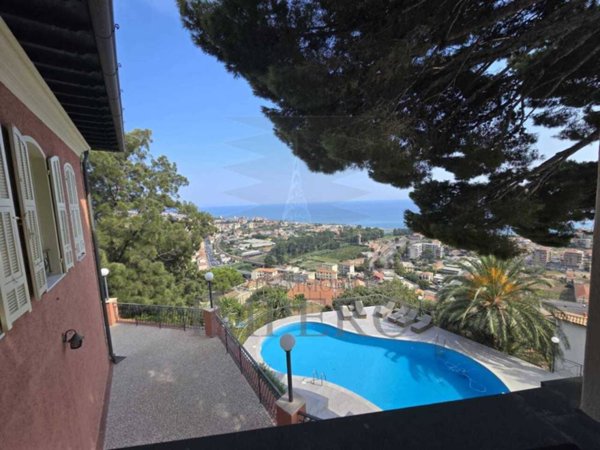 casa indipendente in vendita a Ventimiglia