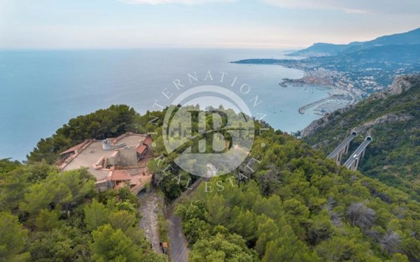 casa indipendente in vendita a Ventimiglia