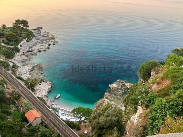 appartamento in vendita a Ventimiglia in zona Grimaldi
