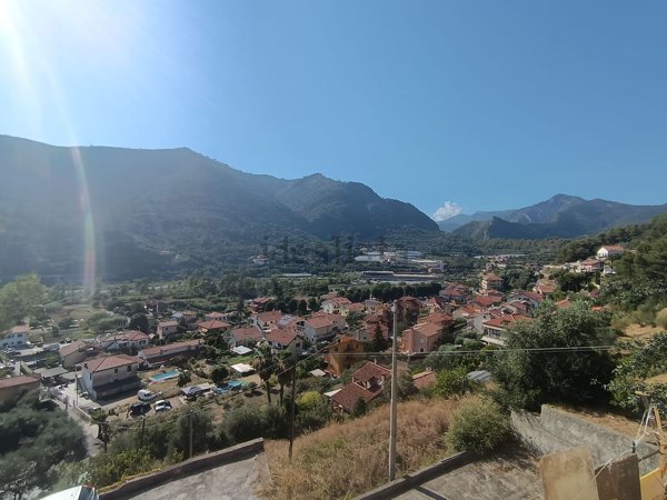 appartamento in vendita a Ventimiglia in zona Porra