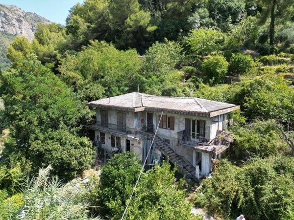 casa indipendente in vendita a Ventimiglia