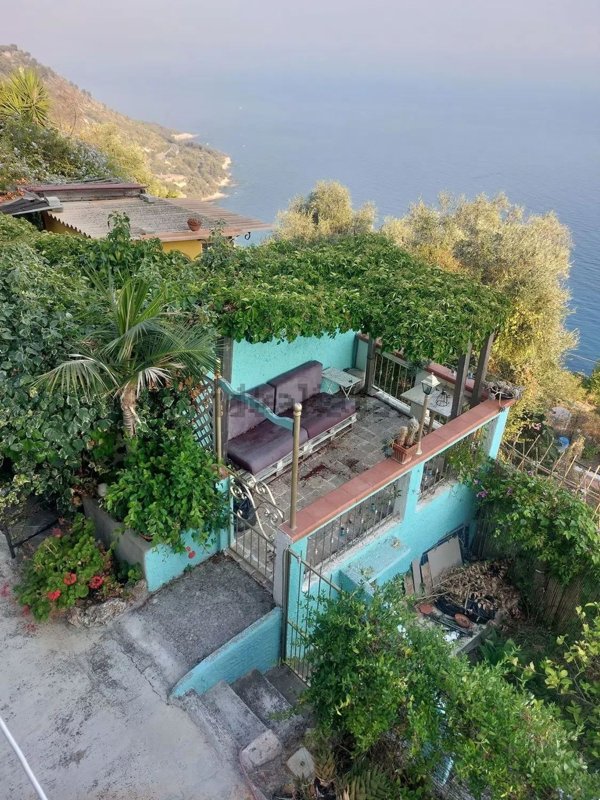 appartamento in vendita a Ventimiglia in zona Grimaldi