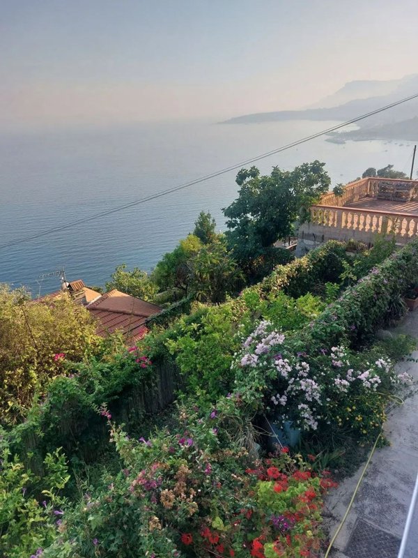 appartamento in vendita a Ventimiglia in zona Grimaldi