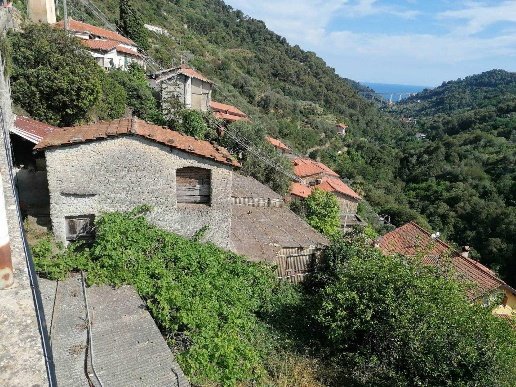 appartamento in vendita a Ventimiglia in zona Calvo