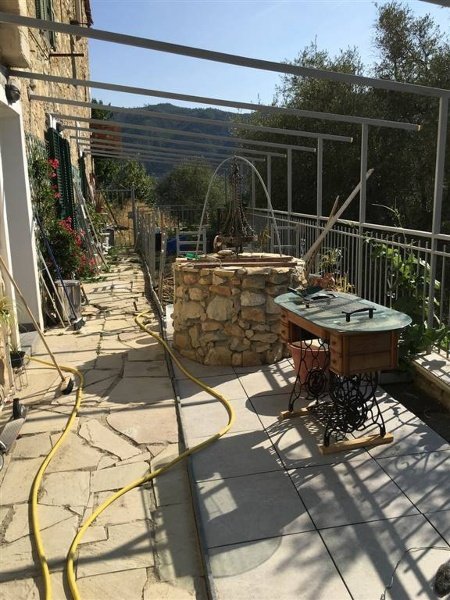 appartamento in vendita a Ventimiglia in zona Calvo