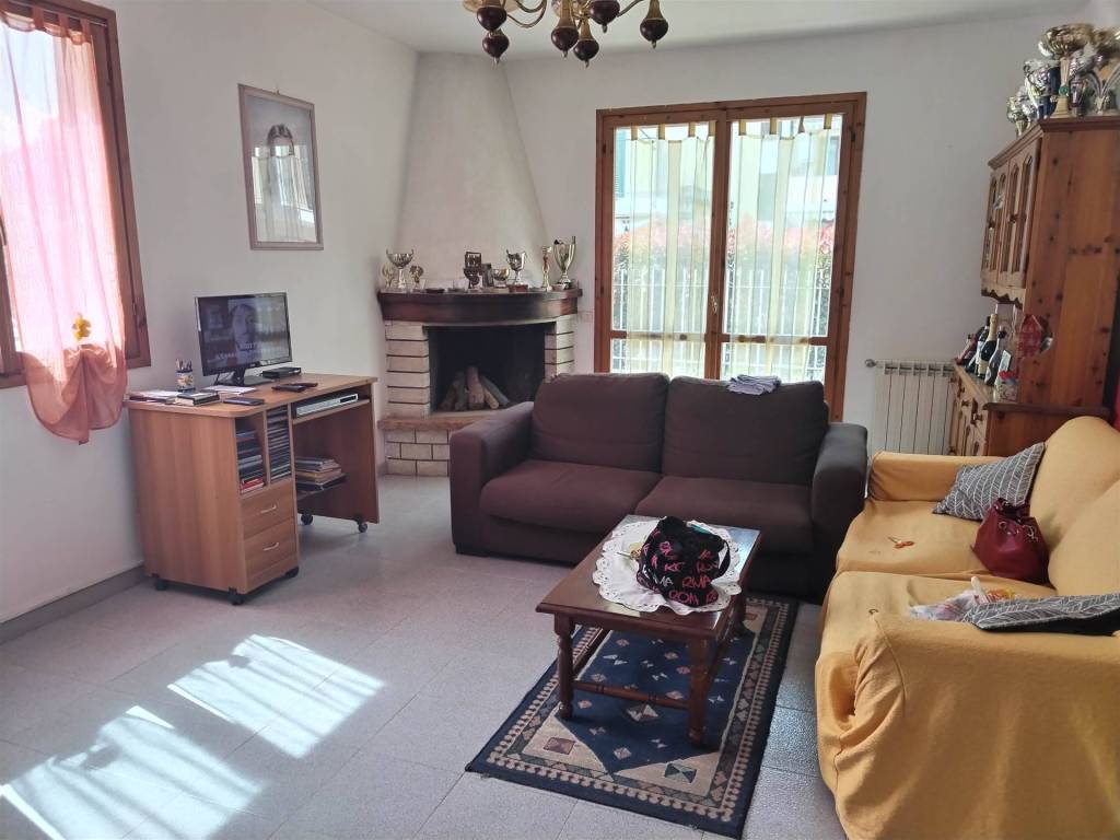 casa indipendente in vendita a Ventimiglia in zona Porra