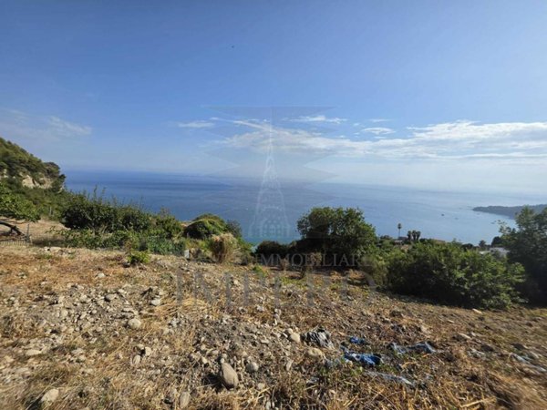 casa indipendente in vendita a Ventimiglia in zona Latte