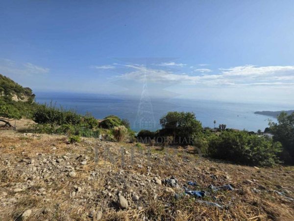 casa indipendente in vendita a Ventimiglia in zona Latte