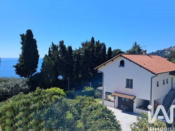 casa indipendente in vendita a Ventimiglia in zona Latte