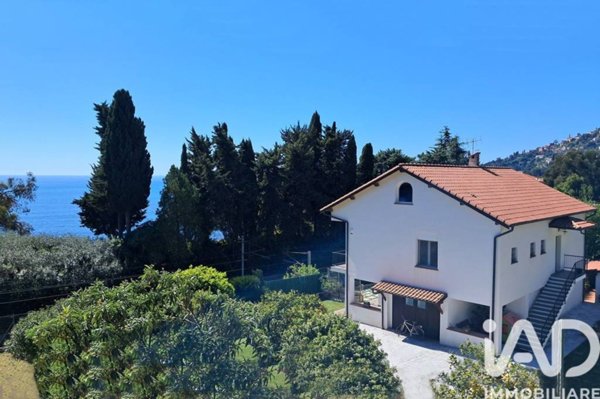 casa indipendente in vendita a Ventimiglia in zona Latte