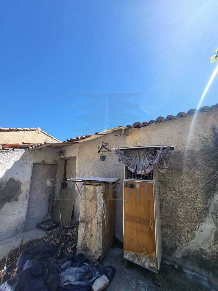 casa indipendente in vendita a Ventimiglia in zona Latte
