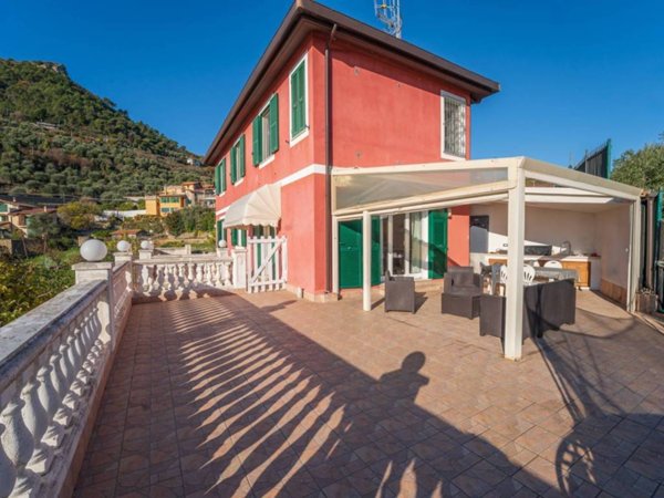 casa indipendente in vendita a Ventimiglia