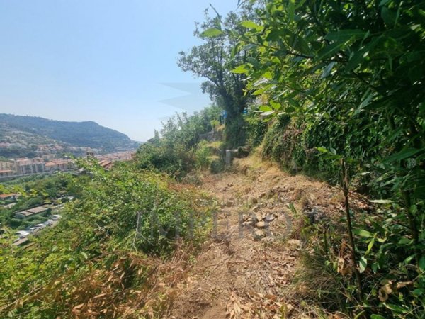 locale di sgombero in vendita a Ventimiglia