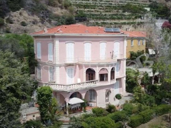 casa indipendente in vendita a Ventimiglia in zona Latte