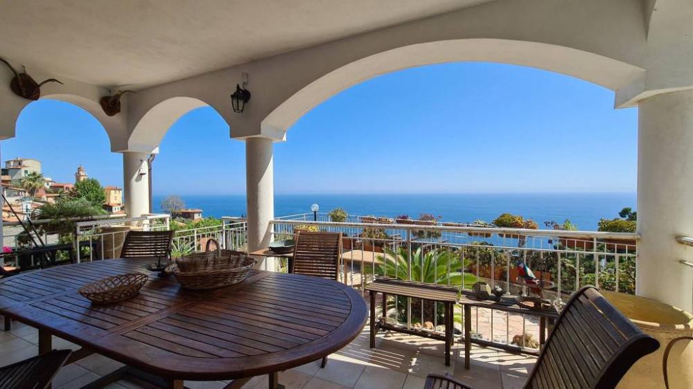 casa indipendente in vendita a Ventimiglia