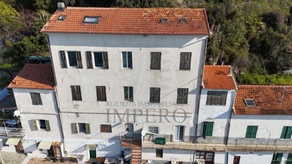 casa indipendente in vendita a Ventimiglia in zona Latte