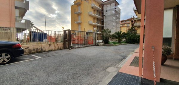 box auto in vendita a Ventimiglia