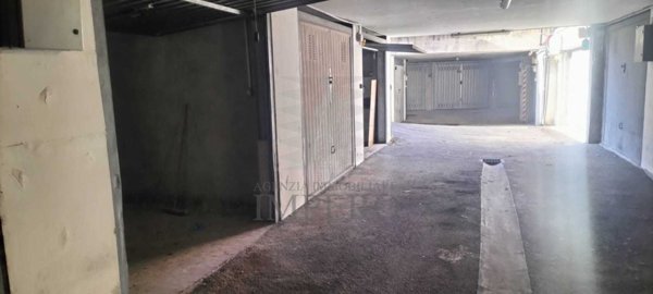 box auto in vendita a Ventimiglia