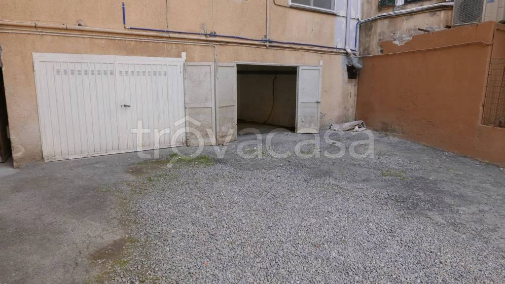 box auto in vendita a Ventimiglia