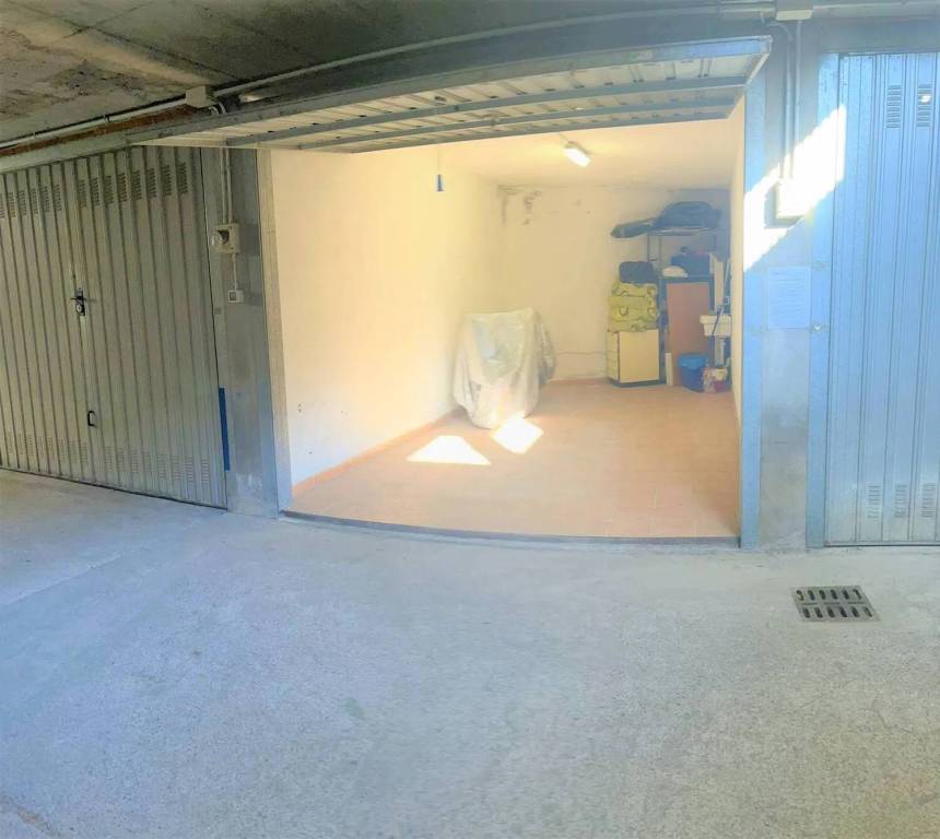 box auto in vendita a Ventimiglia