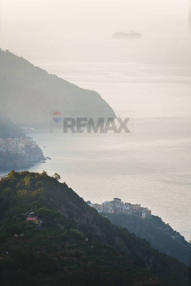 terreno in vendita a Ventimiglia in zona Calandri