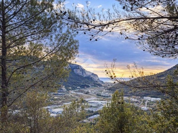 terreno in vendita a Ventimiglia in zona Bevera