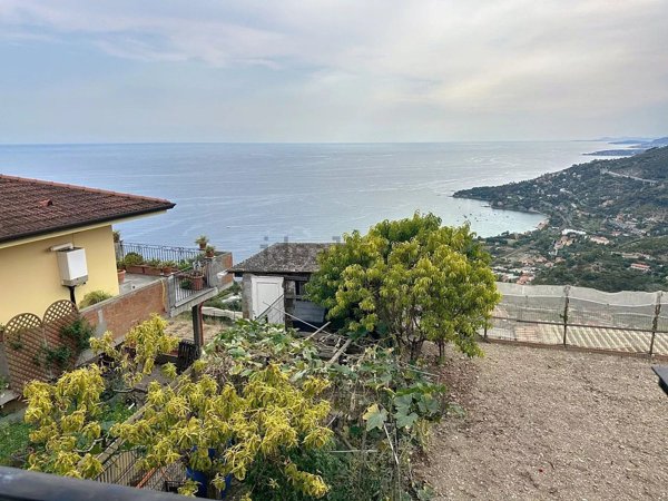 casa indipendente in vendita a Ventimiglia