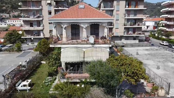 casa indipendente in vendita a Ventimiglia