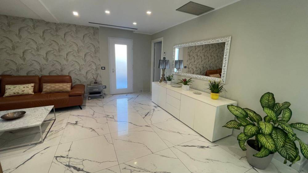 appartamento in vendita a Ventimiglia in zona Latte