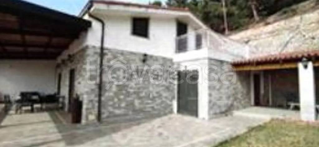 casa indipendente in vendita a Ventimiglia in zona Latte