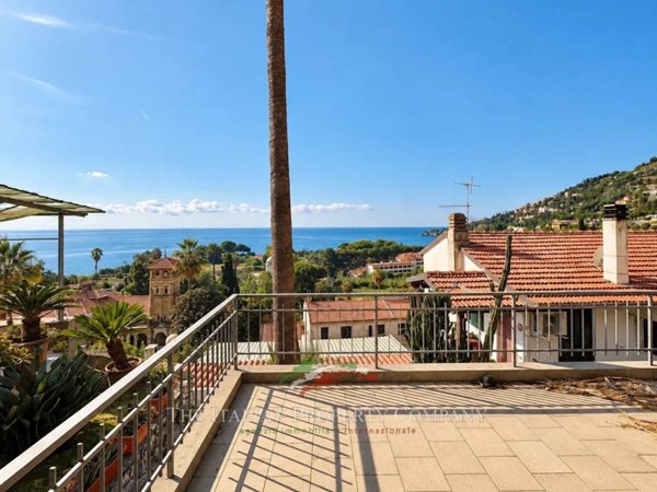 appartamento in vendita a Ventimiglia in zona Latte
