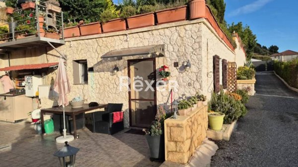 casa indipendente in vendita a Ventimiglia in zona Seglia / San Bernardo