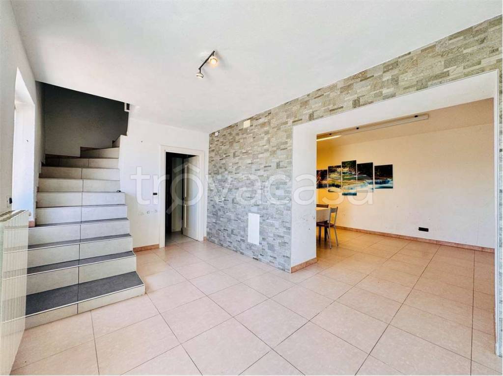 casa indipendente in vendita a Vessalico in zona Lenzari