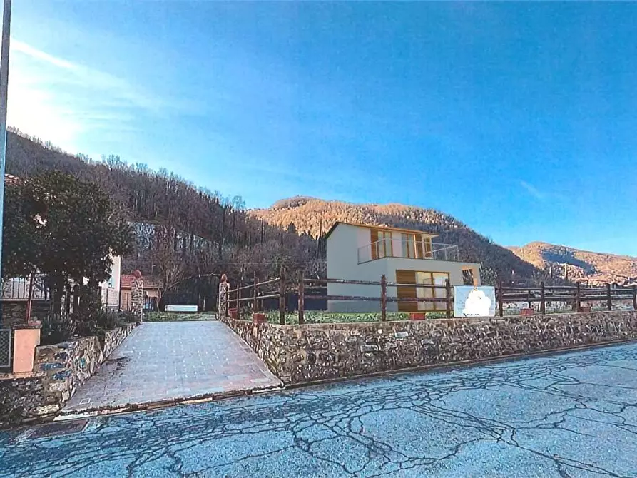 casa indipendente in vendita a Vessalico