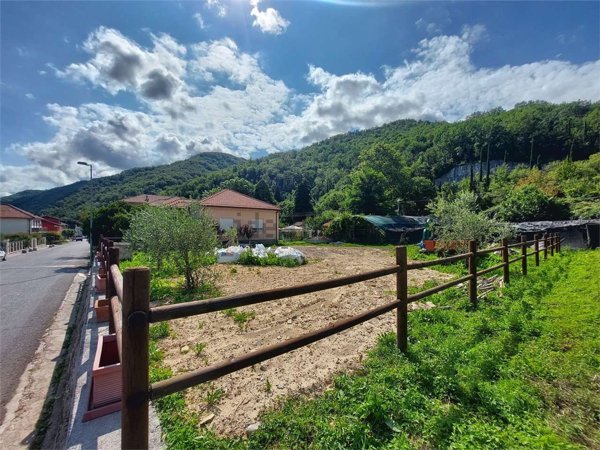 casa indipendente in vendita a Vessalico