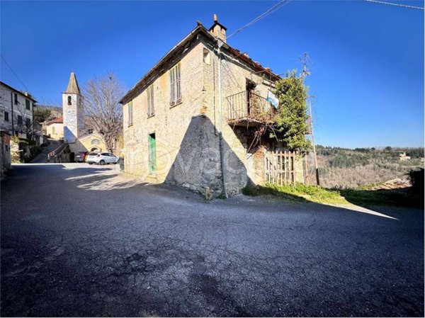 appartamento in vendita a Vessalico in zona Lenzari