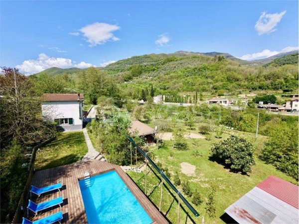 casa indipendente in vendita a Vessalico