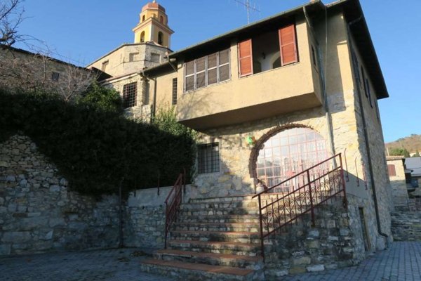 casa indipendente in vendita a Villa Faraldi