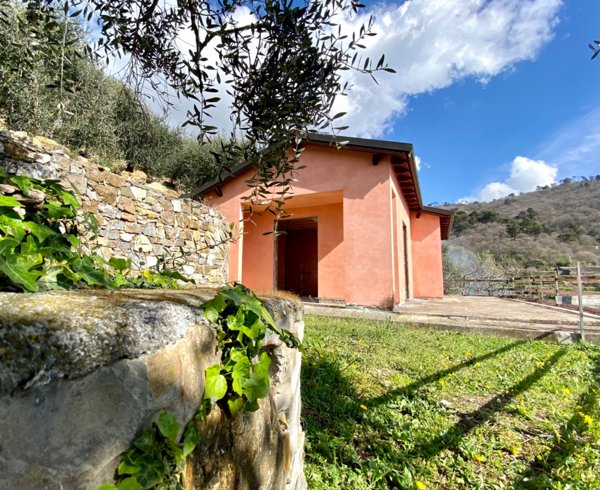 casa indipendente in vendita a Villa Faraldi