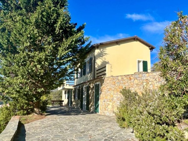 casa indipendente in vendita a Villa Faraldi