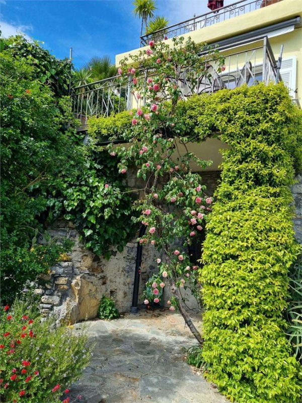 casa indipendente in vendita a Villa Faraldi