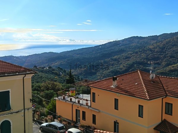 casa indipendente in vendita a Villa Faraldi