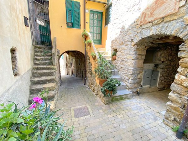 casa indipendente in vendita a Villa Faraldi in zona Riva Faraldi