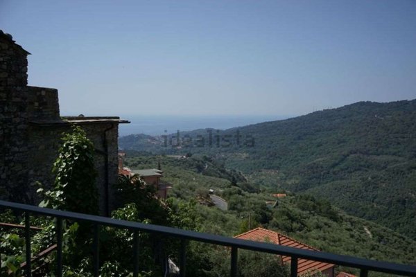 casa indipendente in vendita a Villa Faraldi