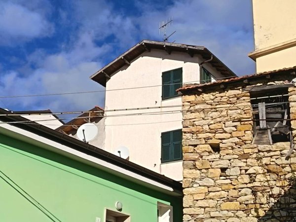 casa indipendente in vendita a Villa Faraldi